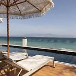 Apartmán Cavo Dio 5 - Beachfront Bliss - Cozy Pool Sunsets