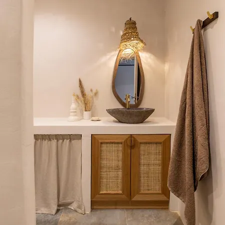 Cavo Dio 5 - Beachfront Bliss - Cozy Pool Sunsets Apartment